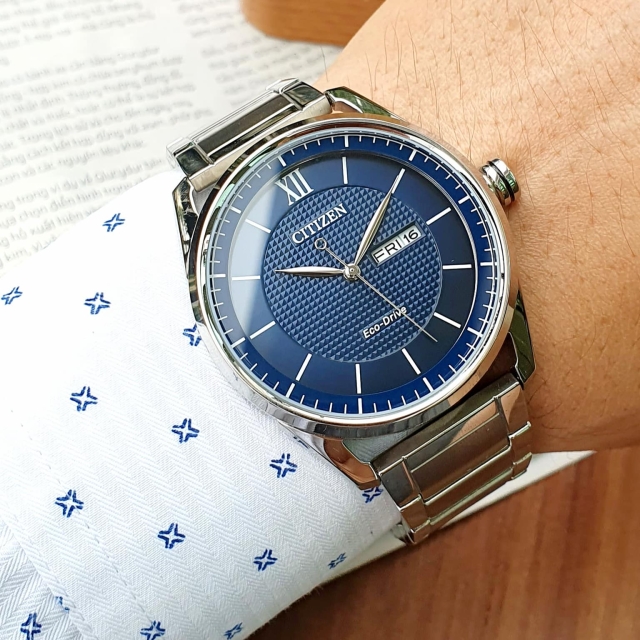 ĐỒNG HỒ NAM CITIZEN ECO-DRIVE AW0081-54L