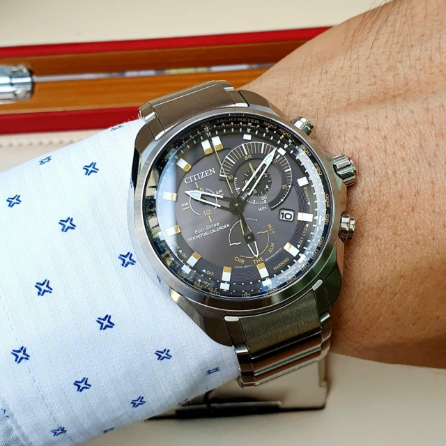 ĐỒNG HỒ NAM CITIZEN ECO-DRIVE BL5600-53E