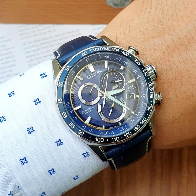 ĐỒNG HỒ NAM CITIZEN ECO-DRIVE CB5918-02L