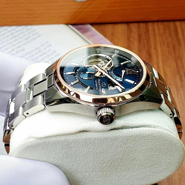 ĐỒNG HỒ NAM ORIENT STAR SKELETON RE-AV0120L00B (LIMITED)