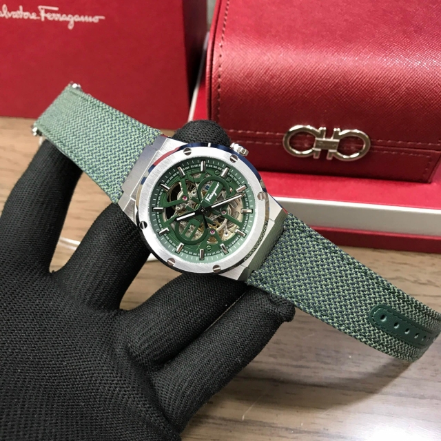 ĐỒNG HỒ NAM SALVATORE FERRAGAMO SFCX00722