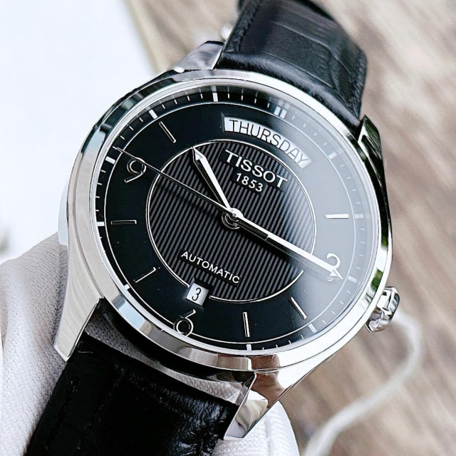 ĐỒNG HỒ NAM TISSOT T038.430.16.057.00