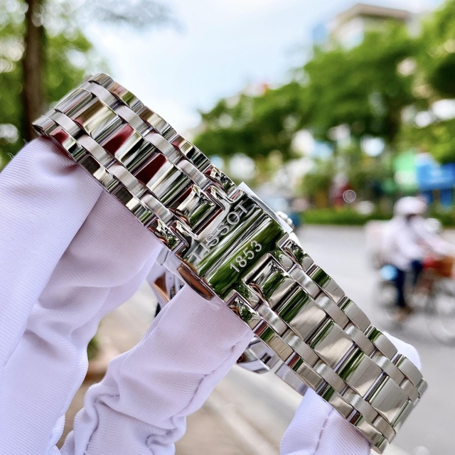 ĐỒNG HỒ NỮ TISSOT T035.246.11.111.00