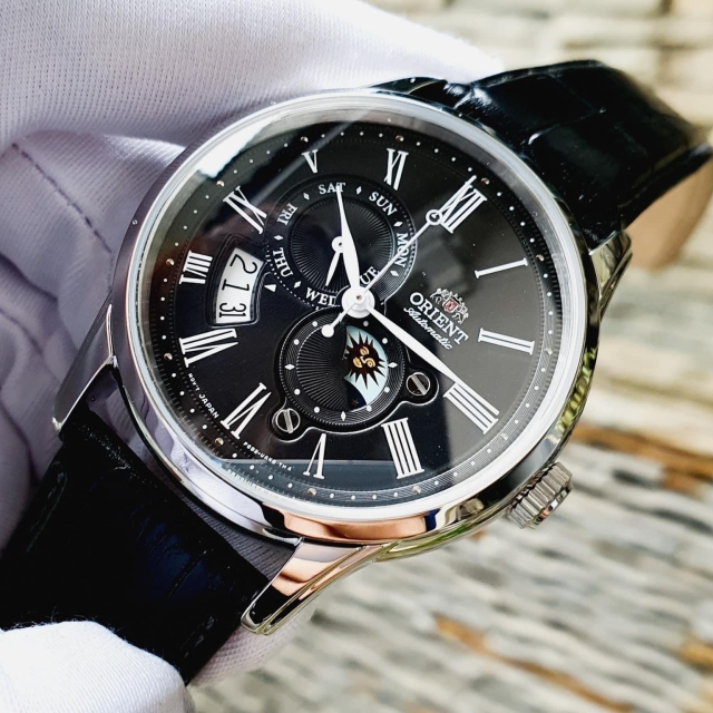 ĐỒNG HỒ ORIENT SUN AND MOON GEN 3 RA-AK0010B00C (RA-AK0010B10B)