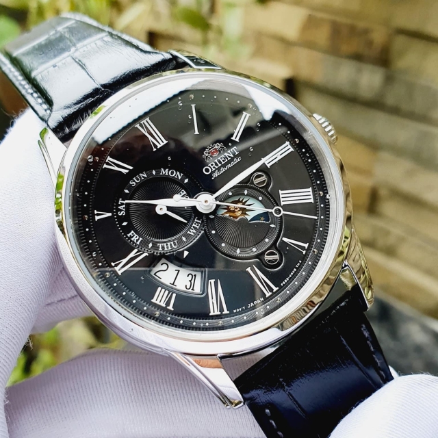 ĐỒNG HỒ ORIENT SUN AND MOON GEN 3 RA-AK0010B00C (RA-AK0010B10B)
