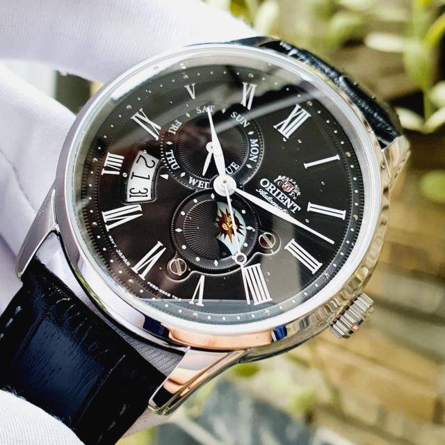 ĐỒNG HỒ ORIENT SUN AND MOON GEN 3 RA-AK0010B00C (RA-AK0010B10B)