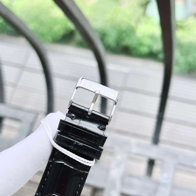 FREDERIQUE CONSTANT CLASSIC AUTOMATIC FC-303B5B6