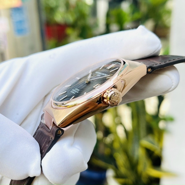FREDERIQUE CONSTANT HIGHLIFE COSC AUTOMATIC FC-303B4NH4