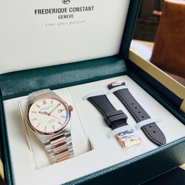 FREDERIQUE CONSTANT HIGHLIFE COSC AUTOMATIC FC-303V4NH2B