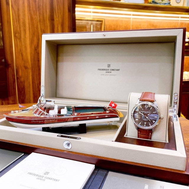 FREDERIQUE CONSTANT RUNABOUT AUTOMATIC GMT FC-350RMG5B6