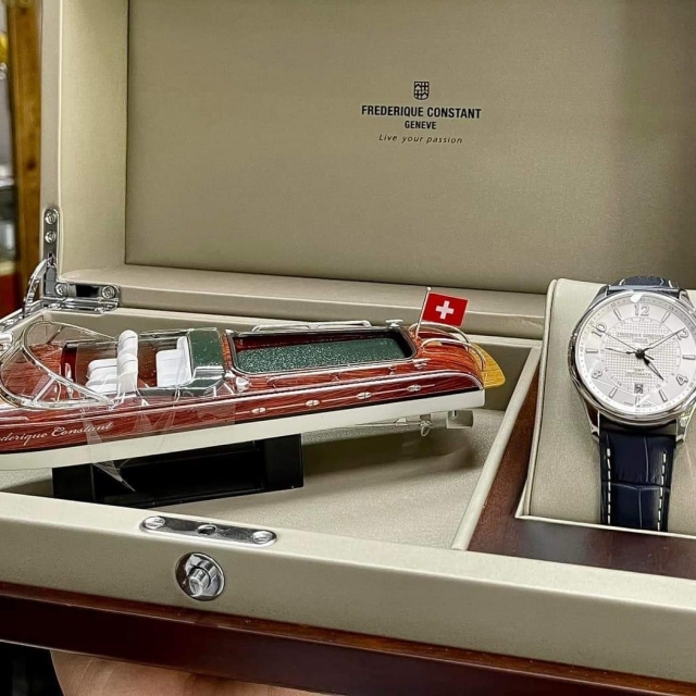 FREDERIQUE CONSTANT RUNABOUT AUTOMATIC GMT FC-350RMS5B6