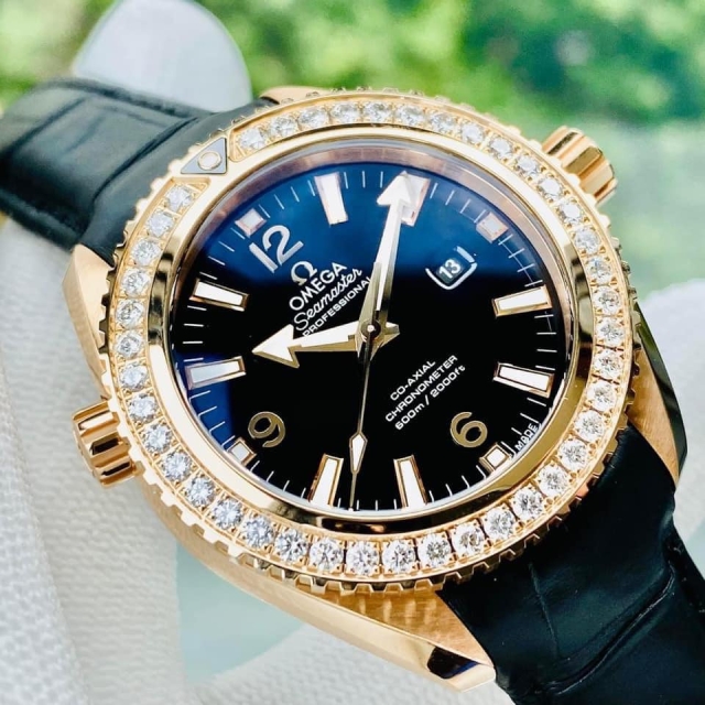OMEGA SEAMASTER PLANE OCEAN 18K DIAMOND 232.58.38.20.01.001