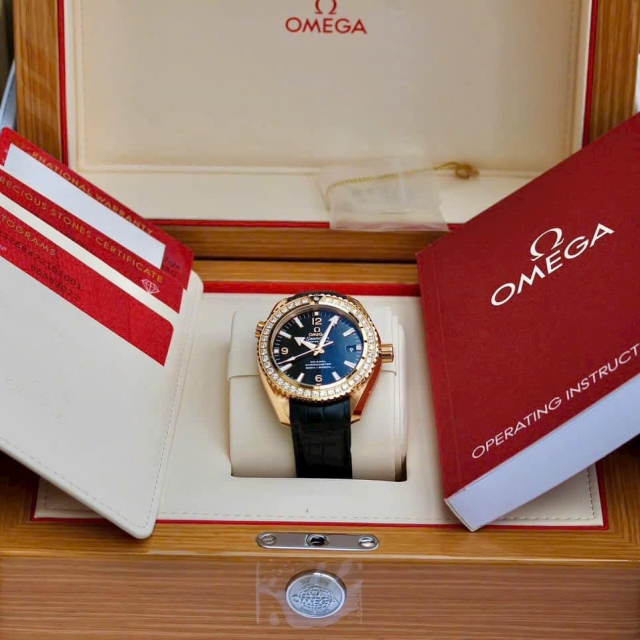 OMEGA SEAMASTER PLANE OCEAN 18K DIAMOND 232.58.38.20.01.001